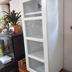 Kitchen Wall Cabinet white with 4 shelves and 1 glass door