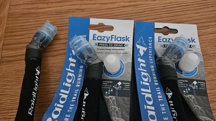 Raidlight 2 hydration flasks