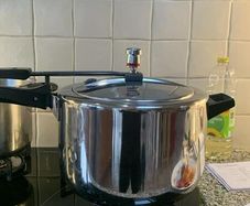 Hawkins Stainless Steel 8 Litre Pressure cooker