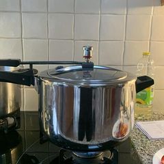 Hawkins Stainless Steel 8 Litre Pressure cooker