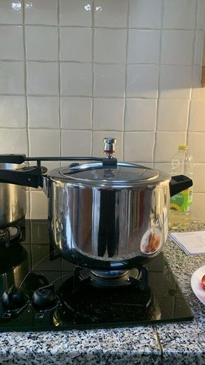 Hawkins Stainless Steel 8 Litre Pressure cooker