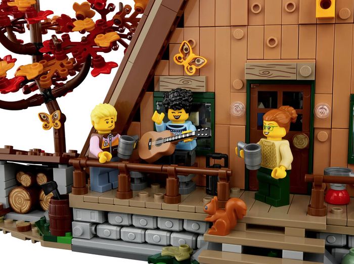 Lego 21338 A Frame Cabin & 21318 Tree House