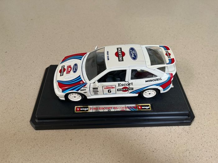 Ford Escort RS Cosworth 1/24 Burago