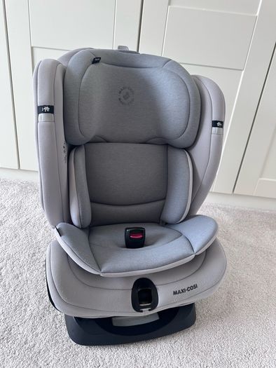 maxi cosy car seat titan plus