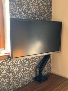 BenQ 27inch 4K Monitor + Monitor Arm