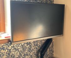 BenQ 27inch 4K Monitor + Monitor Arm