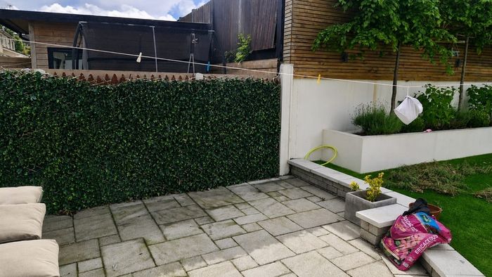 Artificial hedging