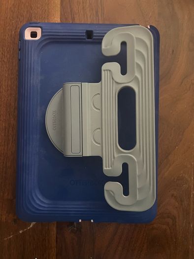 OtterBox Easy Grab Case for iPad (9th, 8th and 7th generation)