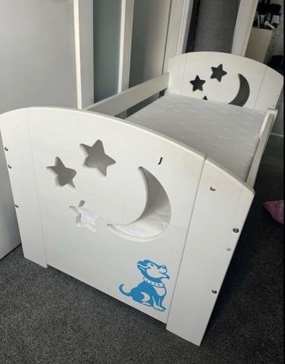 Toddler bed