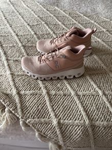 On cloud walking boots