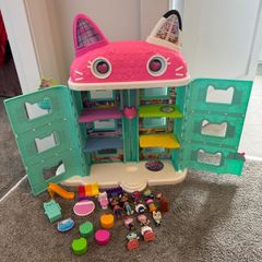Gabbys dollhouse and accessories