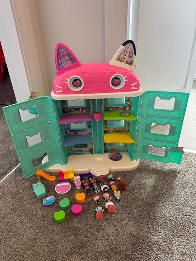Gabbys dollhouse and accessories
