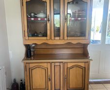 Dresser cabinet