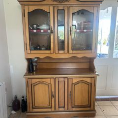 Dresser cabinet