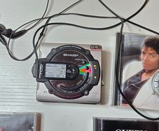 Sharp MD-MS702H Minidisc Recorder like new