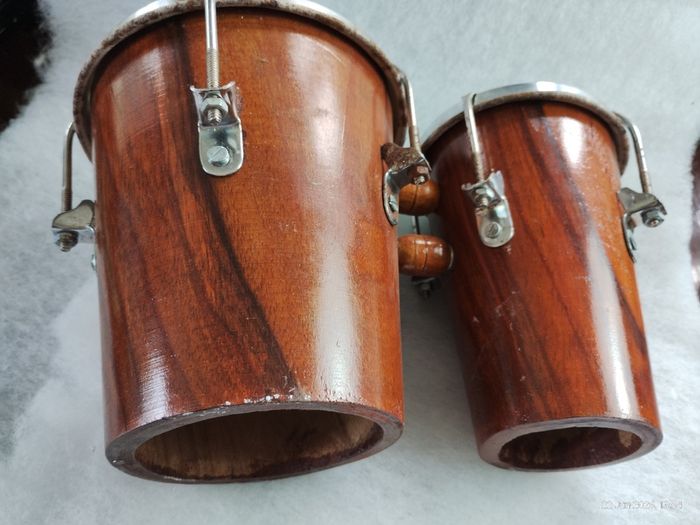 Set of bongos (26224)