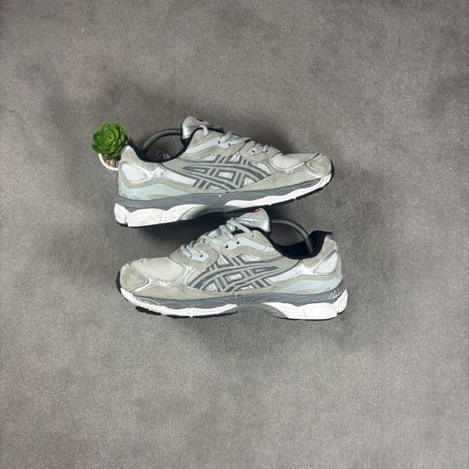 Red And Grey Asics Gel-nyc - Size Uk 9 / Eu 43