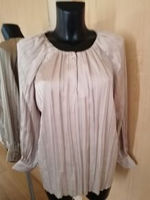 Women's Gallery Top NWT SIZE L