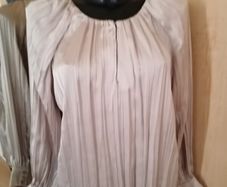 Women's Gallery Top NWT SIZE L