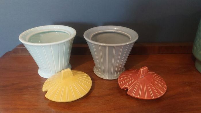 Fabulous Pair of Vintage Art Deco Style Mid Century SylvaC Lidded Preserves Pots Shape Number 2172, in Fabulous 50s Colourways, Priced at E30 Each, or E55 for the Pair