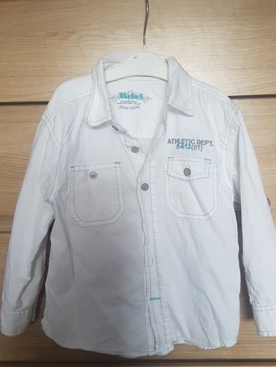White shirt fits 3 /4years