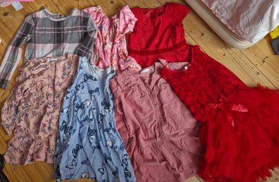 Bundle of 7 dresses, age 5-6.