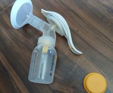 MEDELA harmony manual breast pump