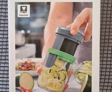 NEW InnovaGoods 3-in-1 Vegetable Spiral Cutter / Grater - Boxed