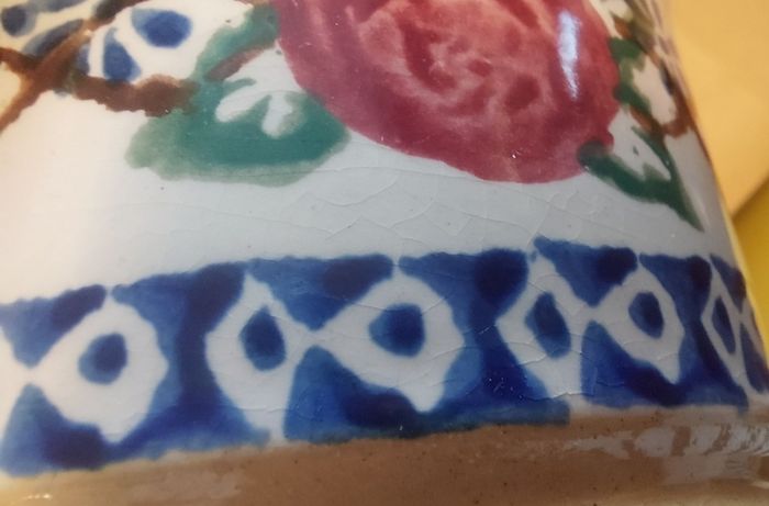 Beautiful Nicholas Mosse Small Straight-Sided Circular Pot/Bowl in the Popular but Discontinued "Kilfane Rose" Pattern, Circa 1996-2004