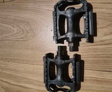 bicycle pedals