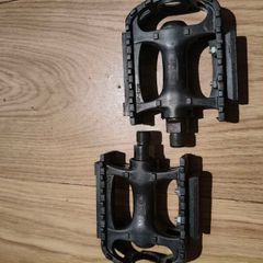 bicycle pedals