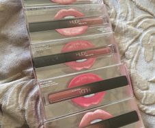 Huda beauty 100% genuine Demi matte cream lipsticks BNIB