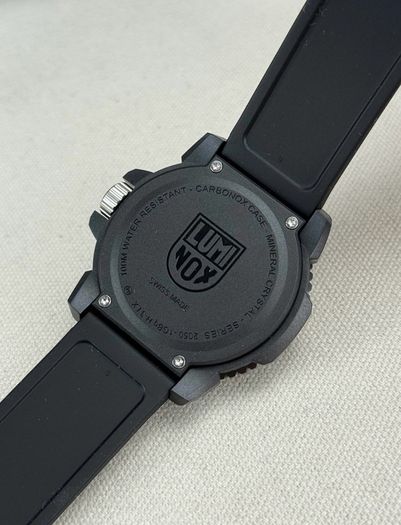 (Brand New)Luminox - Sea Lion Date Green