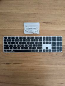Apple Magic Keyboard with Touch ID Numeric Keypad USB-C 2024 A3119 Black Full Size Wireless