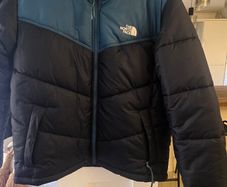 jacket north face mens. // teenager  s, medium  great condition only wore a handful  times