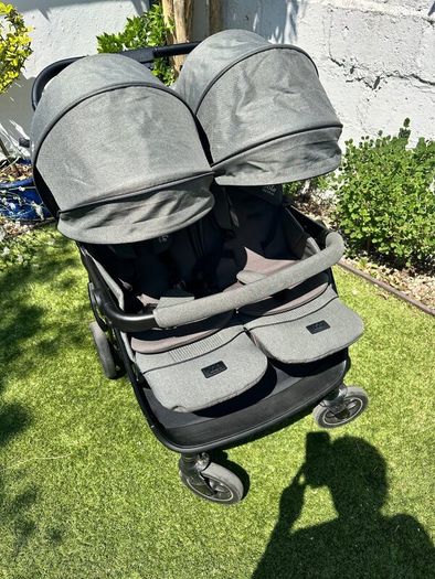 Joie Double Buggy  Excellent Condition  10 Month