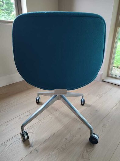 Ergonomic Lounge Chair