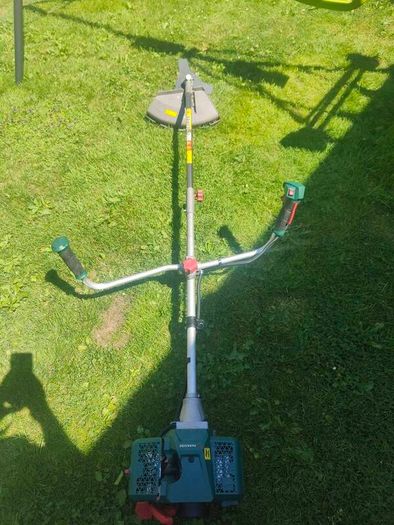 strimmer with blade
