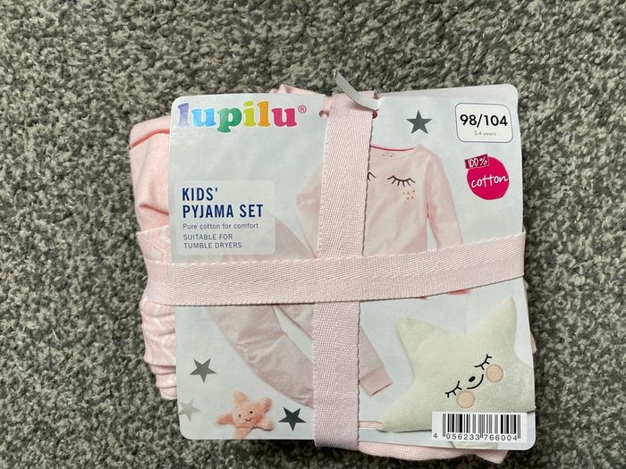 New kids pyjamas set 98/104cm 2-4years