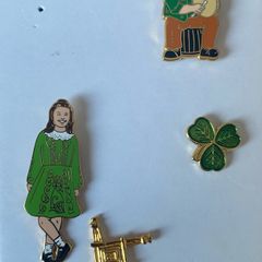 Ireland souvenir pin badges