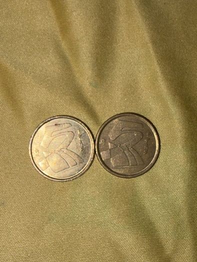 Two 1998 Spain 5 Pesetas Coins