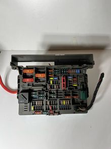 Bmw 3 Series 320d E93 2009 Power Distribution Fuse Box 10688710 A1l2b52s