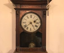 antique wind up clock