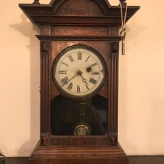 antique wind up clock