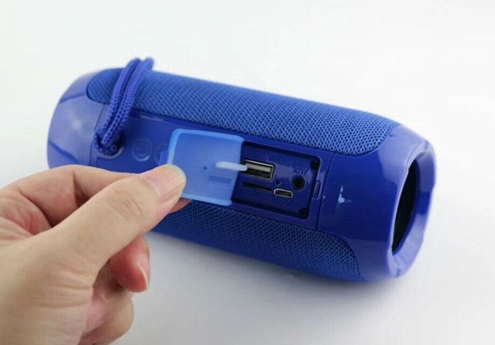 Portable Wireless Bluetooth Speaker Waterproof Stereo Bass USB/TF/AUX MP3