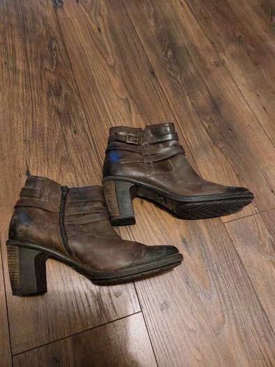 Clarks boots - uk 6.5