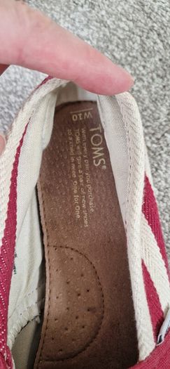 Ladies Tom's shoes