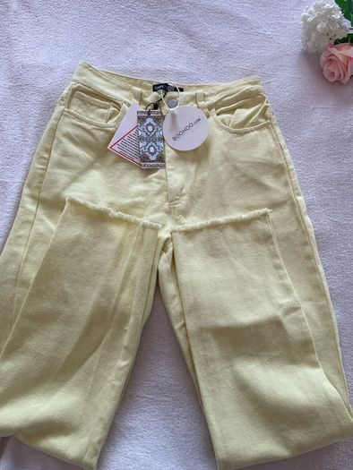 BNWT Boohoo Lemon Yellow High Rise Straight Leg Jeans Size UK 6 Raw Hem