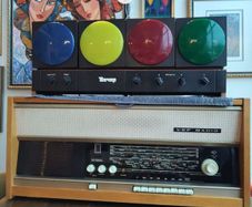 Vecher Analog Light Organ: 1980s Audio Visualizer. Retro Game Room & Hi-Fi Decor