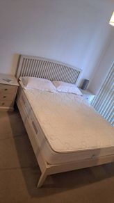 Bed with matching lockers